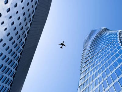 Осигуряване на чужденец в България: Пълно ръководство