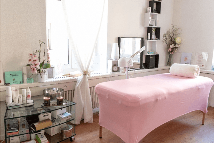 cosmetic studio