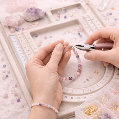 Корекция и напасване на бижу