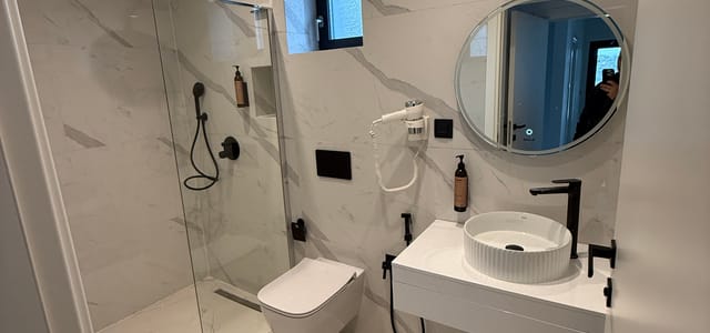 белите къщи отвъре