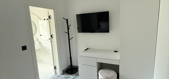 белите къщи отвъре