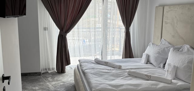 белите къщи отвъре