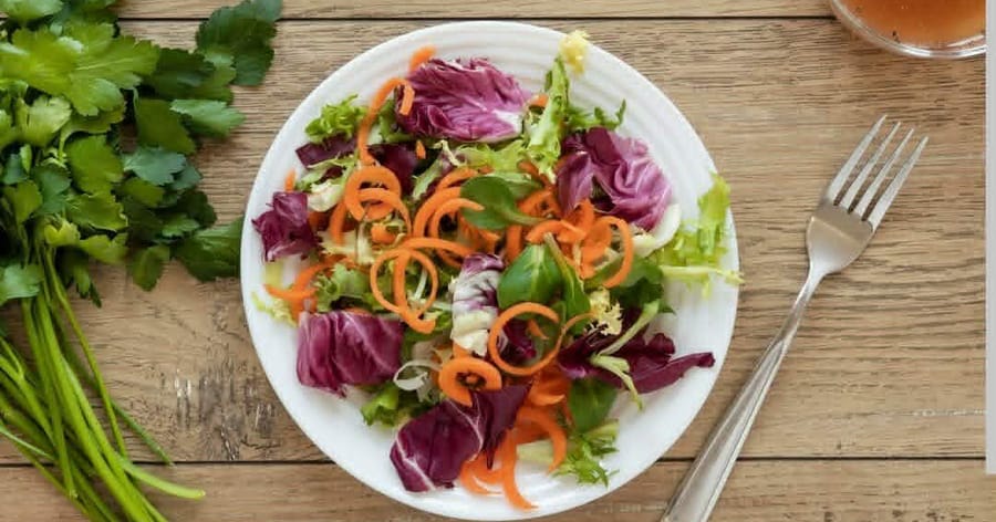 Топ 7 грешки със салатите, които подуват корема,и не са виновни самите салати