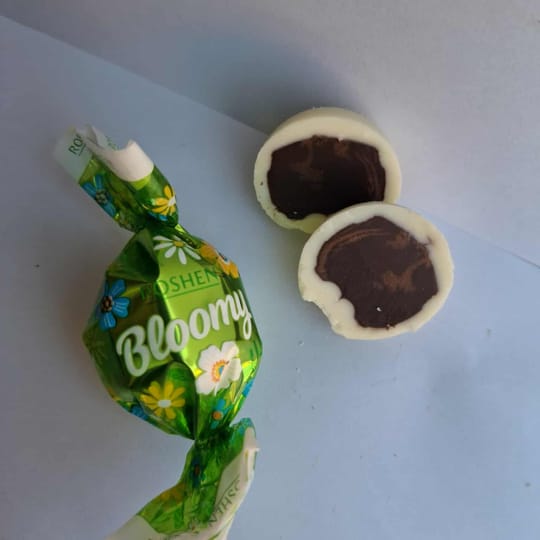 BLOOMY Пролетно Освежаване в Бяло и Какао