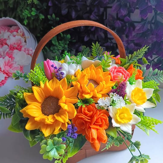  Ароматни Цветя от сапун в кошница 