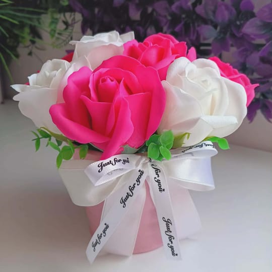 Букет с рози от пластичен сапун 