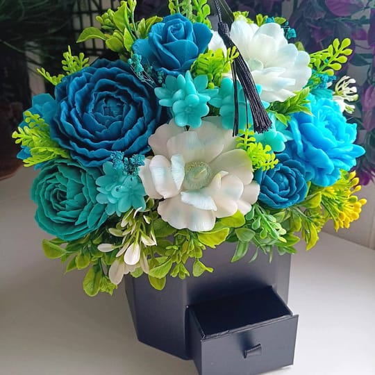 Абитуриентски букет "Синя магия"