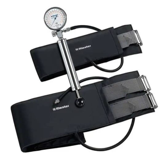 Pneumatic tourniquet for hemostasis in extremities