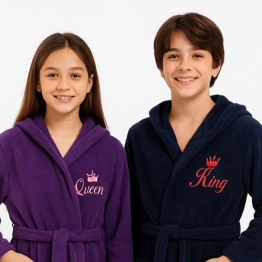 Детски халат за баня с бродерия QUEEN & KING