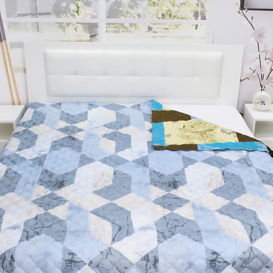 Двулицева кувертюра за легло с уникална щампа