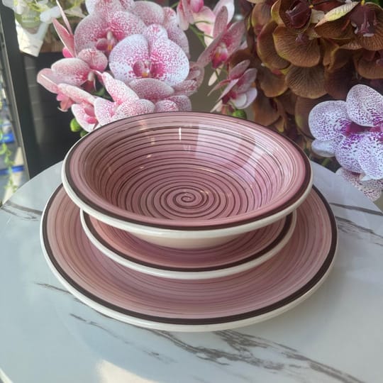 Сервиз за хранене Pink Spiral – 18 части, керамика с артистичен дизайн
