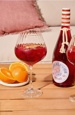 Бутилка Sangria del Pecador Frizante с корабно въженце на гърлото