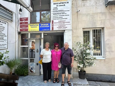? Разгледайте галерията с щастливите моменти от предаването на имоти и отзивите на нашите доволни собственици.
