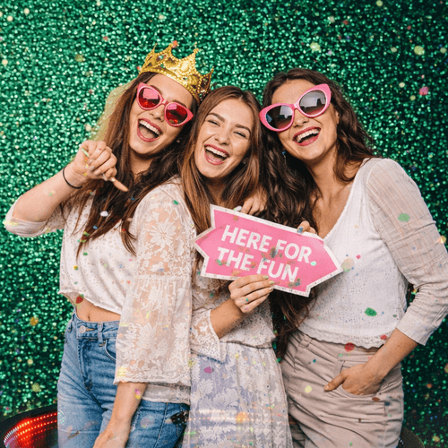 момичета позират