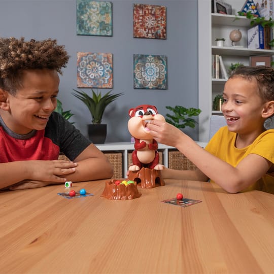 GOLIATH Игра Хрупкащият Хари
