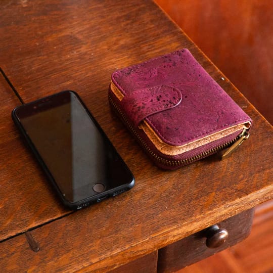 Дамски портфейл от корк