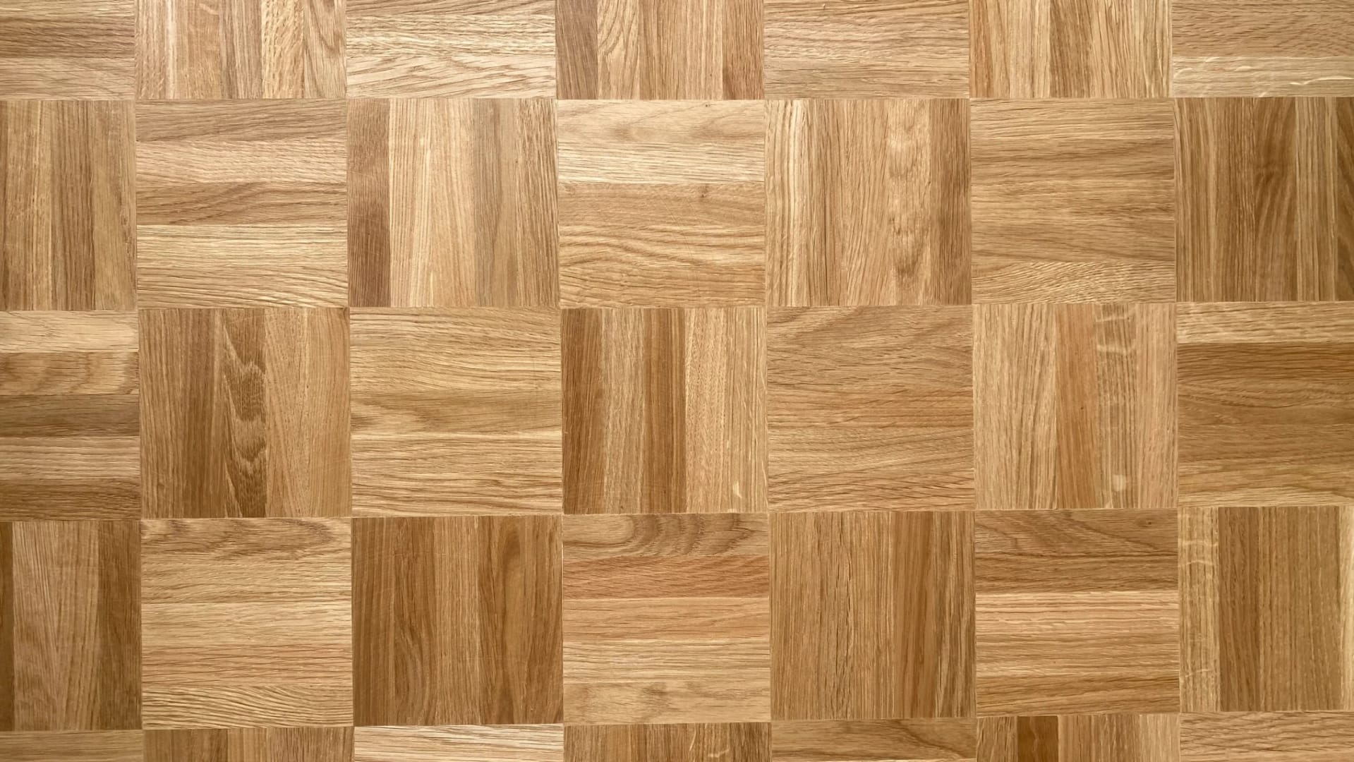 wood varnishing oils