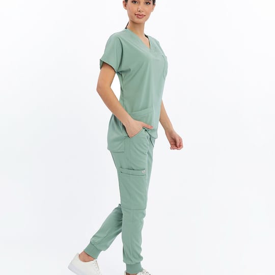 бадемово зелен