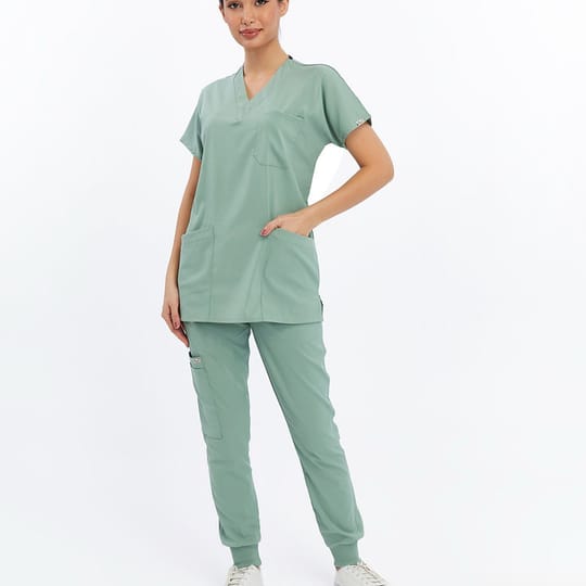 бадемово зелен