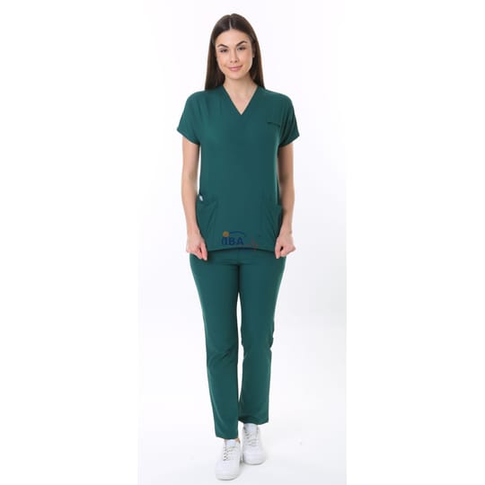 Тъмнозелен