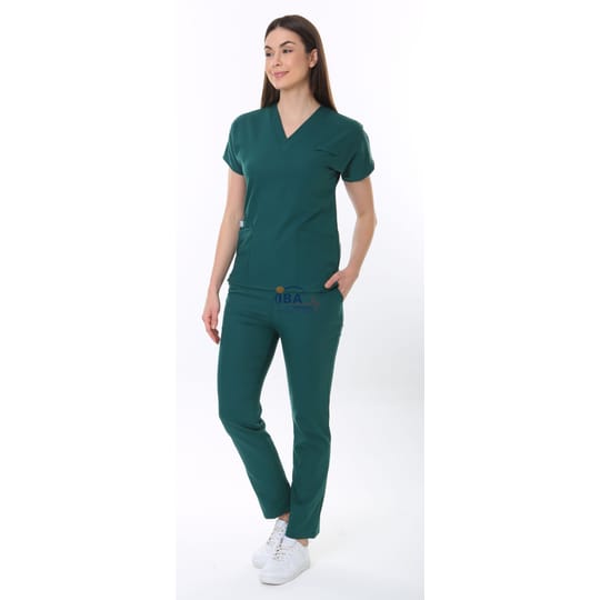 Тъмнозелен