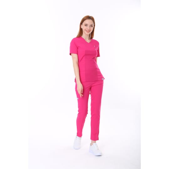 Цикламено розов