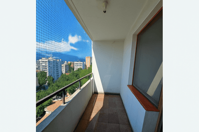 Почистване и поставяне на мрежа на тераса