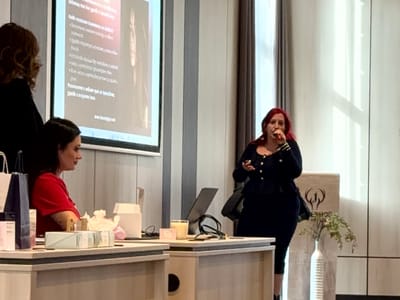 AADHIRA търси Пловдив.