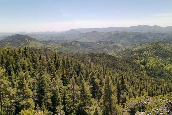 панрамна гледка на планини