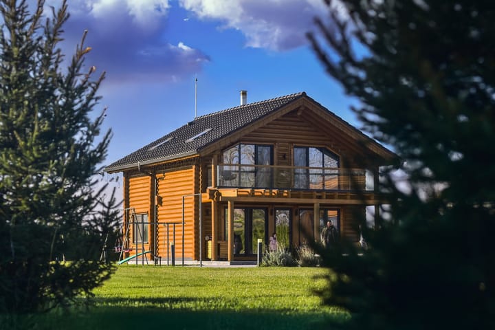 Дървена къща