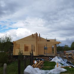 Дървена къща в Добринище