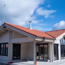 Дървена къща в Добринище