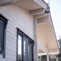 Дървена къща в Добринище