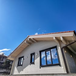 Дървена къща в Добринище