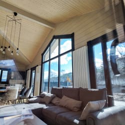 Дървена къща в Добринище