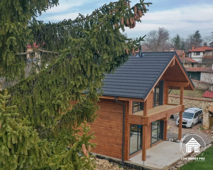 дървена къща Добринище