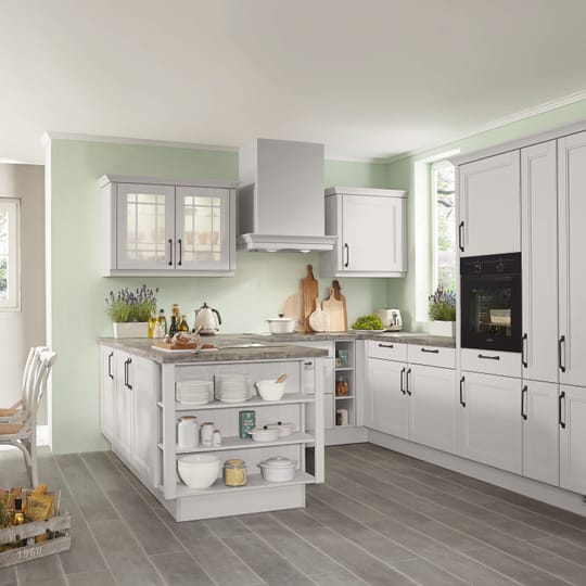 Нашата гама York е боядисана класическа врата, от масивно дърво. 