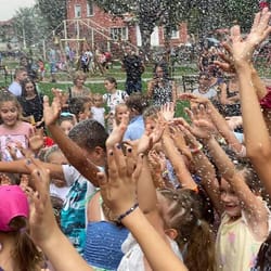 Първоюнски шоу прграми