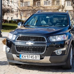 Black Chevrolet Captiva