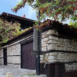 104. Къща на Амести Аргиров, Василка Изова