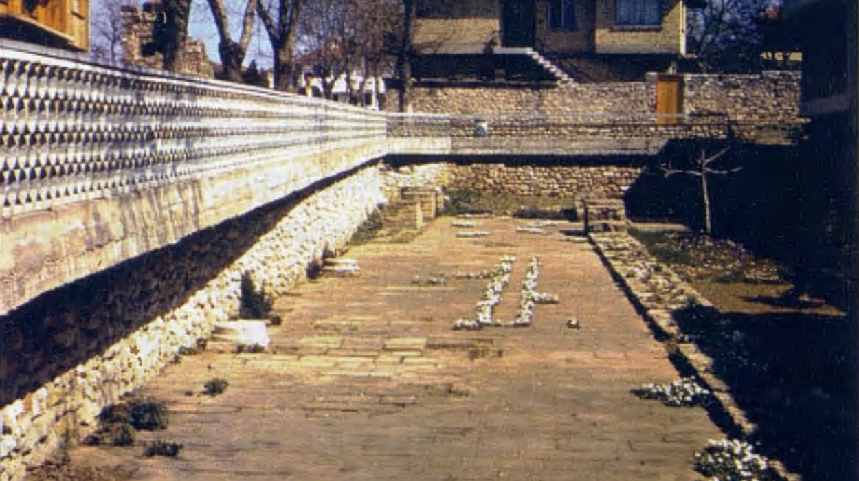 Трикорабна базилика, Theoklieva - Stoycheva, Ev. The Golden book of Nessebar, p. 85