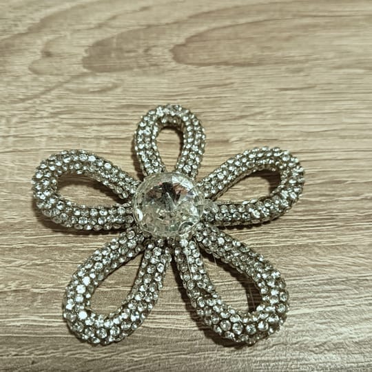 Брошка с кристали /01