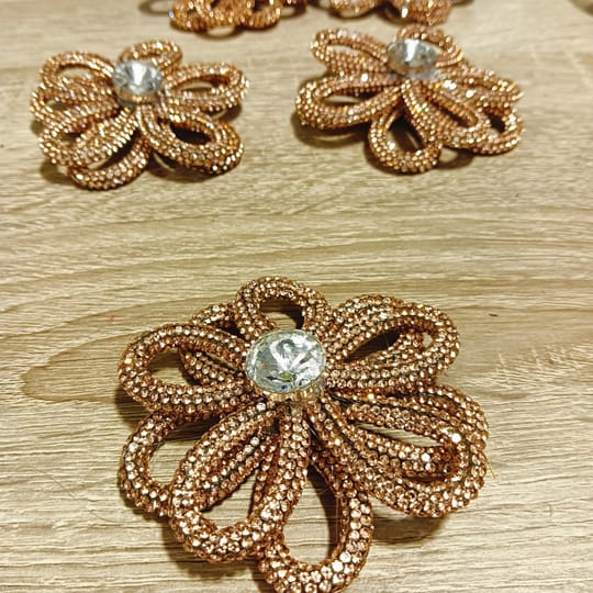 Брошка с кристали /06