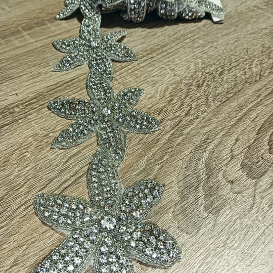 Ширит с кристали / мъниста