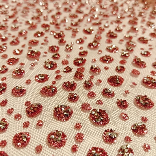 Тюл с камъни и брокат