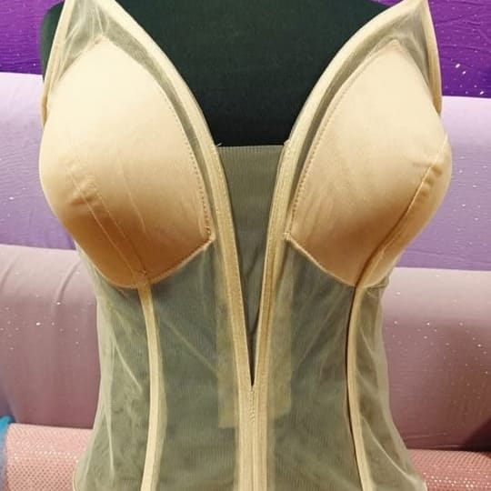 Корсет /Котешки/остри /