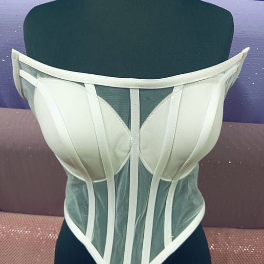 Корсет / Маска -V / -Бяло