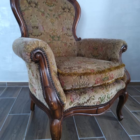 Антикварно кресло с подлакътници