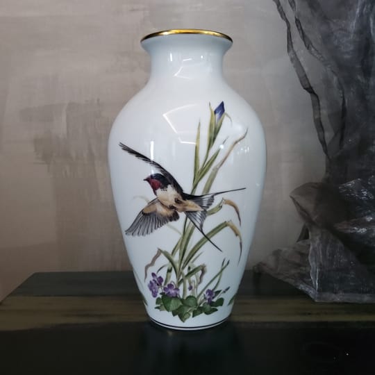 Красива ваза "Птичката в полето"
