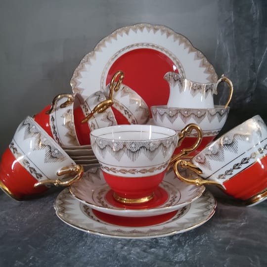 Впечатляващ сервиз на Impeial Fine English China с 22 к покритие